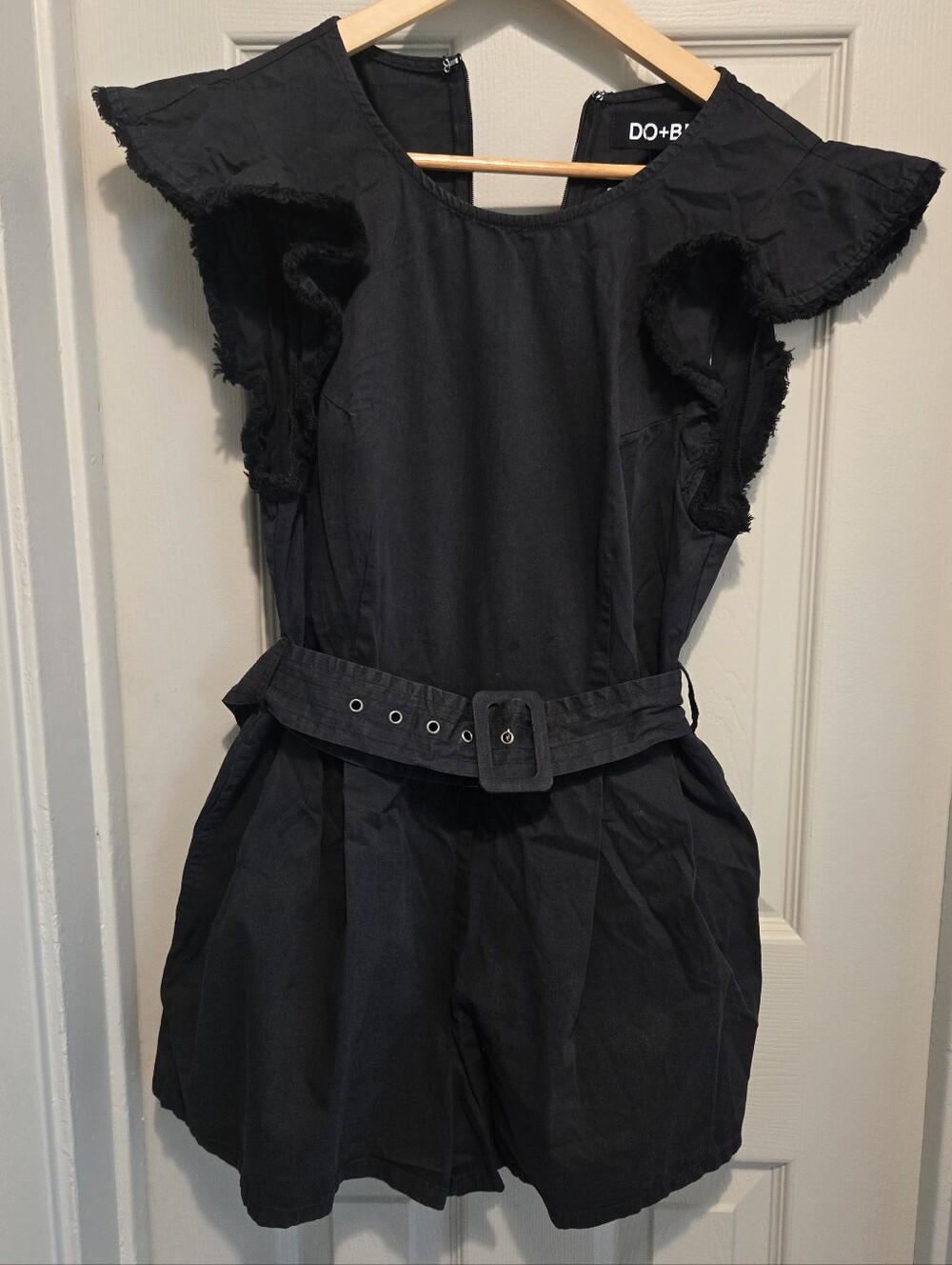 DO+BE Black Ruffle-Sleeve Belted Romper sz Small